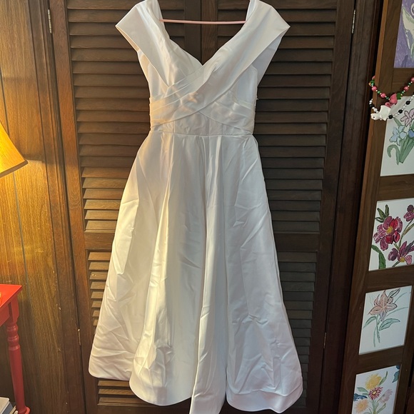 New with tags! 1950s style wedding dress size small - Picture 1 of 5